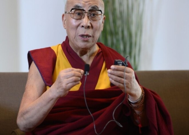 Par godu Dalailamas vizītei Latvijā notiks Balto liliju akcija