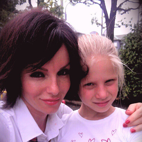 Виктория совсем не похожа на свою маму