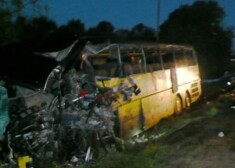 Авария произошла по вине водителя российского автобуса, который заснул за рулем и выехал на встречную полосу движения