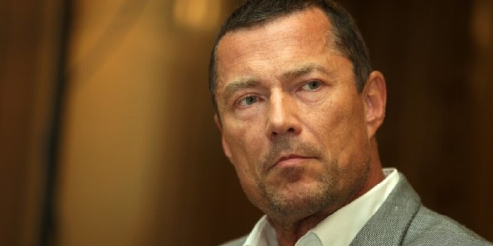С самим Жагарсом агентству ЛЕТА связаться пока не удалось
