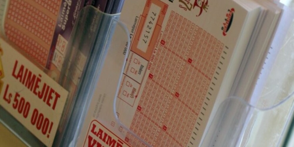 Daļu no iegūtā laimesta ir plānots ieguldīt pensiju fondā.