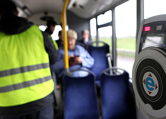 No nākamā gada 1. janvāra brauciens sabiedriskajā transportā maksās mazliet lētāk