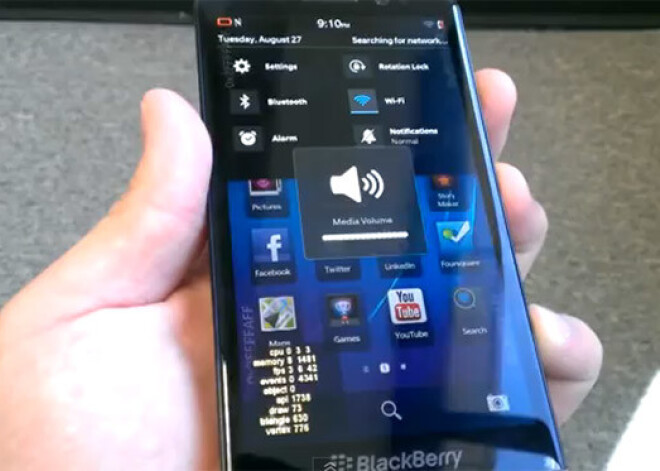 "BlackBerry" prezentē jauno viedtālruni "Z30". VIDEO