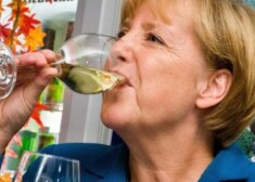 59 gadus vecā Angela Merkele patur varu Vācijā