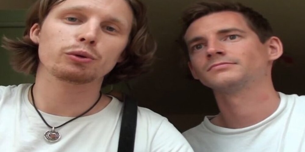Divu ārzemnieku atvadu dziesma latam kļuvusi par Latvijas interneta sensāciju. VIDEO
