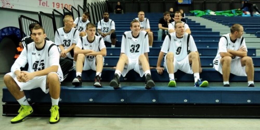 "VEF Rīga" basketbolisti pērnās sezonas Eiropas kausā spēja iekļūt 16 labāko komandu skaitā, tomēr no vietas ceturtdaļfinālā tos šķīra viena uzvara.