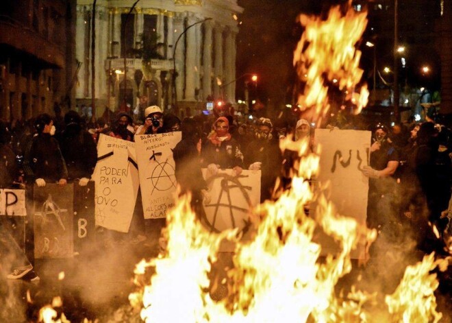 Protesti skolotāju atbalstam Brazīlijā