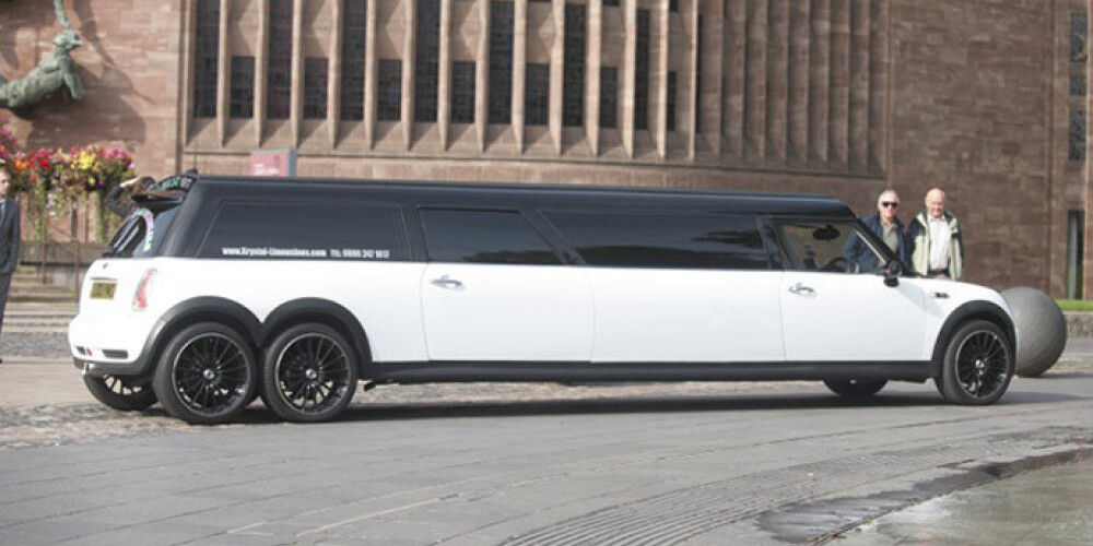 Mini Cooper вырос до 5 метров