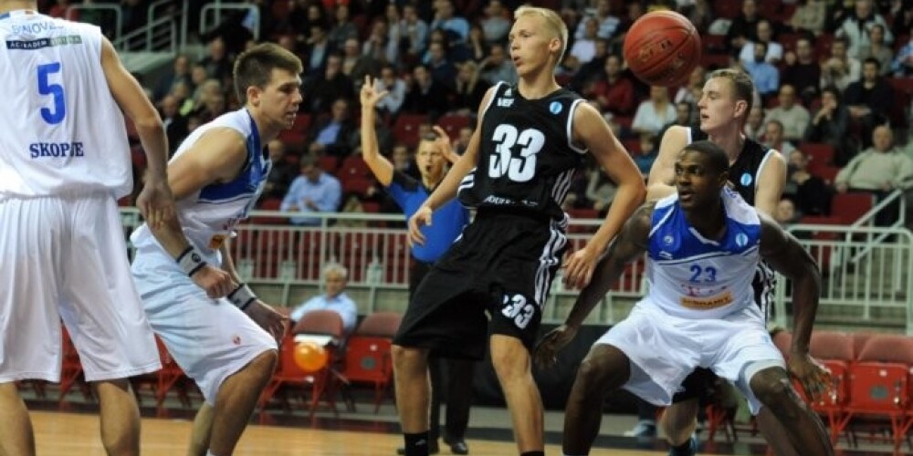 Sezonu "VEF Rīga" komanda bija iesākusi neveiksmīgi, pirmajās trīs spēlēs ciešot neveiksmes, tagad situācija uzlabojas.