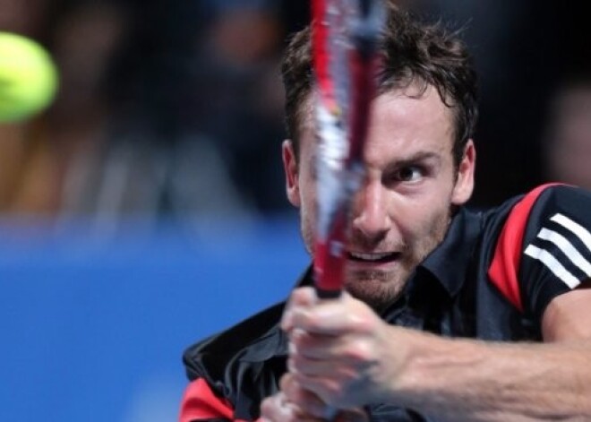 Gulbis uzvar Žeremī Šardī un iekļūst Stokholmas turnīra otrajā kārtā