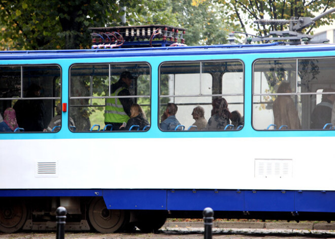 Parakstu skaits par vienādu braukšanas maksu Rīgā jau tuvojas deviņiem tūkstošiem