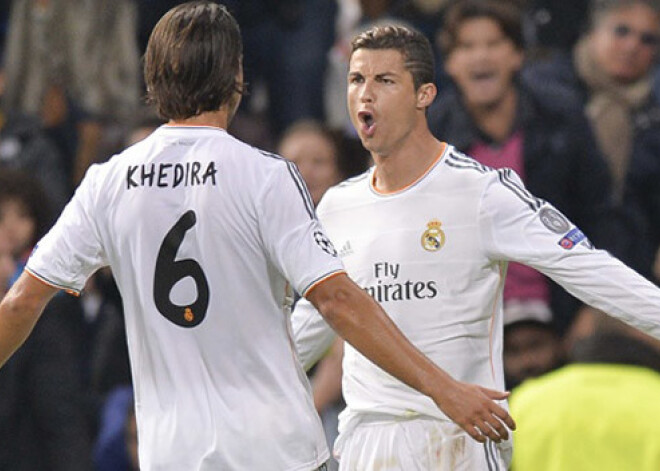 Ronaldu iesit divus, Ibrahimovičs četrus, uzvar gan "Real", gan "PSG". VIDEO