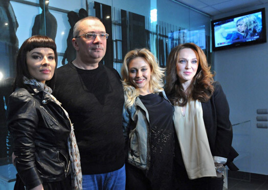 Надежда Мейхер (справа) была единственной солисткой, которая ушла из группы, а потом снова вернулась на долгий срок.