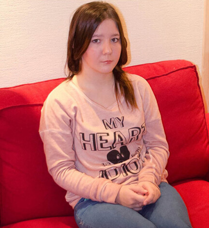 София украли более чем 1000 долларов у своих родителей, о чем она сейчас горько сожалеет и очень надеется вернуться домой