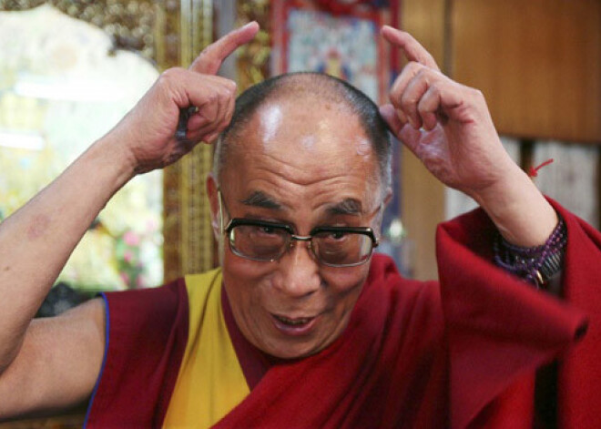 Ķīna "apklusinās" Dalailamas balsi Tibetā. FOTO