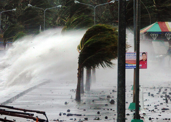 Filipīnas piemeklē supertaifūns "Haiyan", četri cilvēki gājuši bojā. FOTO. VIDEO