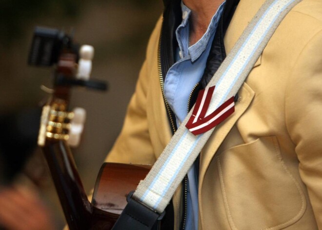 Sarkanbaltsarkano lentīšu stils