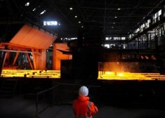 В данный момент трудовые отношения с заводом по прежнему имеются у 2 000 человек. Статус безработного получили уже 200 человек, но работу из них нашли только 20