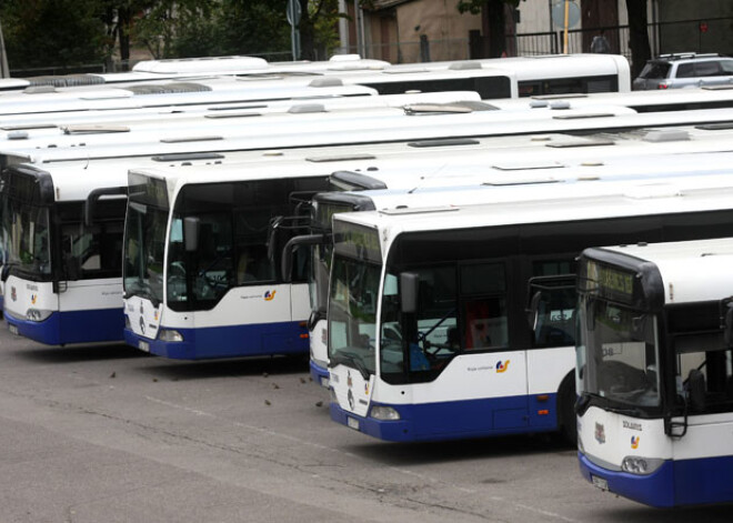 Mirušo piemiņas dienā vairākiem sabiedriskā transporta maršrutiem tiks norīkoti papildu reisi