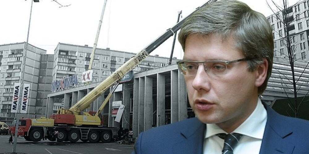 "У нас нет желания специально по политическим мотивам, чтобы понравиться обществу, закрывать объекты, на которых работают Re&Re", - сказал Ушаков
