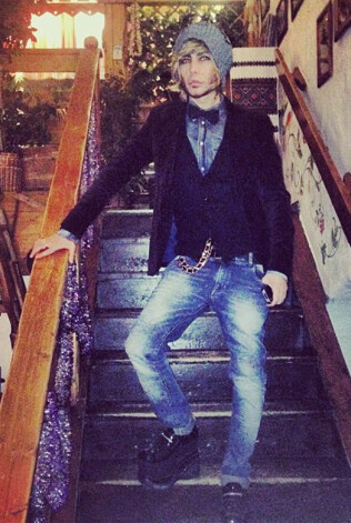 Застать Сергея Зверева не при параде — задача невозможная.