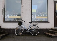 Латвийская кооперация торговцев Aibe старается по-возможности поддержать владельцев маленьких магазинов в этот непростой для них период