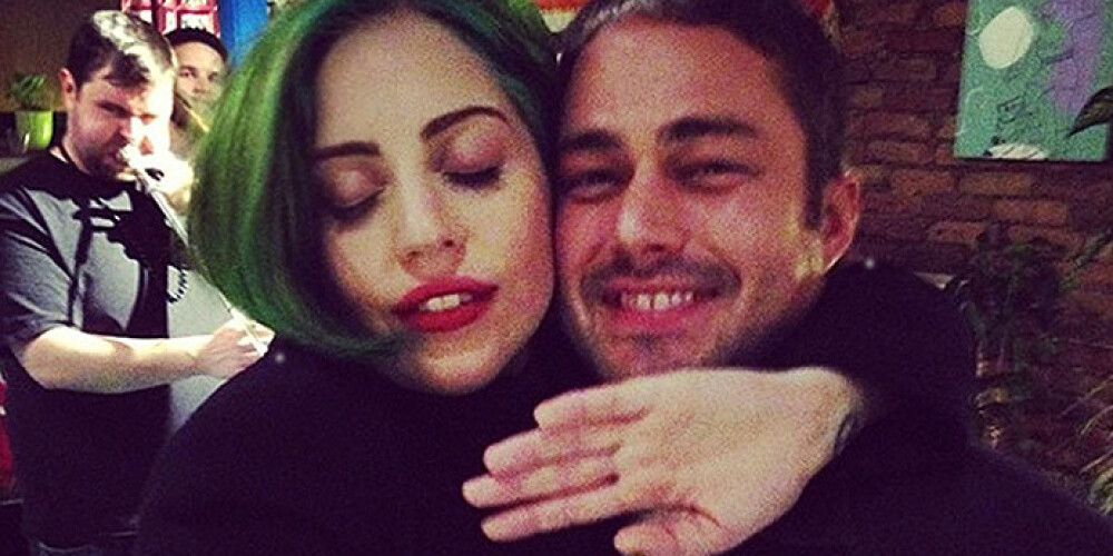 Леди Гага и ее бойфренд Тейлор Кинни вопреки расстояниям счастливы вместе