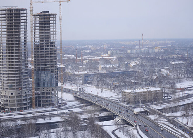 Augstceltņu "Z-Towers" būvlaukumā konstatē vairākas nedrošas darba vietas