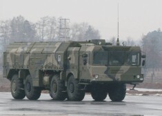Оперативно-тактические ракетные комплексы "Искандер" действительно стоят на вооружении ракетных войск и артиллерии Западного военного округа (ЗВО) России