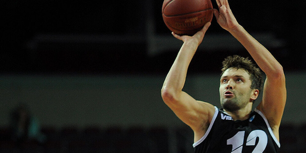 VEF patlaban ir četras uzvaras, bet "Banvit" – piecas, tāpēc mūsējiem trešdienas spēlē der tikai uzvara ar vismaz 20 punktu pārsvaru.