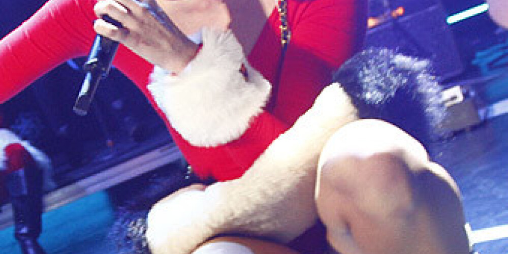 Mailija Sairusa pat Ziemassvētkus pārvērš pikantā trādirīdi. FOTO