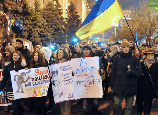 Ārzemnieki teic, ka viņi, redzot ukraiņu jauniešus, kuri protestē pret Janukoviča režīmu, gūst pārliecību, ka Kijevas centrā notiek cīņa par labāku nākotni.