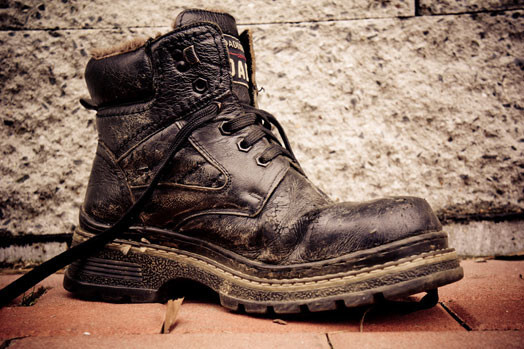 Kāds zābaks Silmalas pagastā bija par iemeslu, lai iesaistītu policiju kāda pārīša strīda risināšanā. Vīrs sievai zābaku nevis uzvilka kājā, bet gan ar to iesita viņai pa kāju.