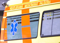 Bērnus vēlams neatstāt bez uzraudzības arī uguņošanas laikā, kā arī bērniem nedrīkst ļaut rīkoties ar pirotehniku.