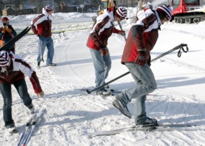 Sniega nav! Latvijā uz gadu pārceļ Jaunatnes ziemas Olimpiādi