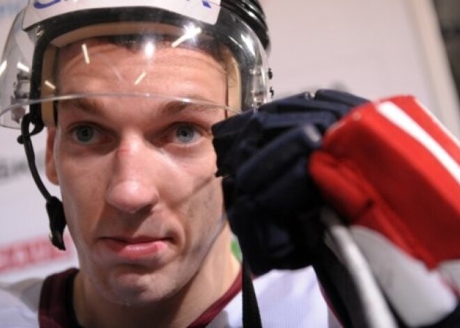 NHL uzbrucējs Girgensons: spēlēšana izlasē Latvijas hokejistam nozīmē visu