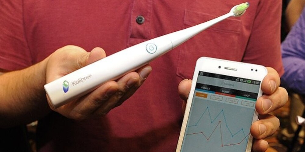 Изобретена зубная щётка, подключённая к интернету. ВИДЕО