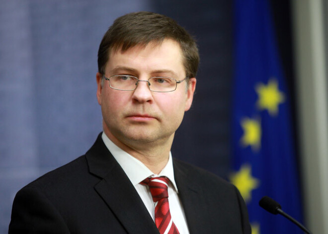 Dombrovskis: nepatīkami, ka partijas mēģina atteikties no smago jautājumu nozarēm