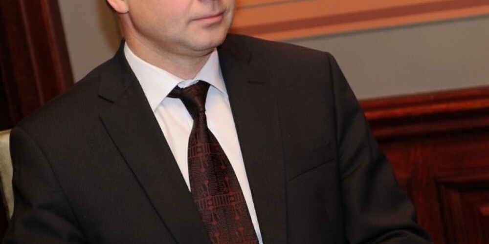 Домбровскис: партии избегают ответственности за «тяжелые» сферы