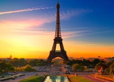 Mīlētāju pilsēta Parīze zaudē pasaulē apmeklētākās metropoles titulu
