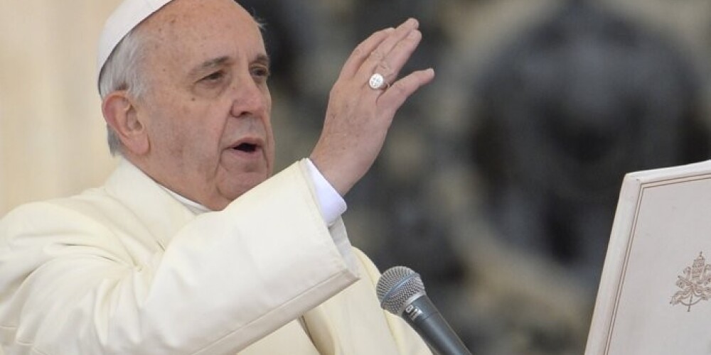 Папа Римский назвал интернет божьим даром