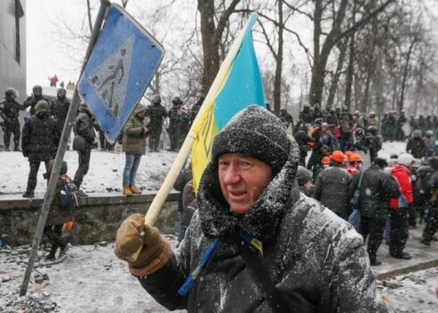 Оппозиция требует подписать соглашение с Европейским союзом, освободить всех политических заключенных и возвратится к конституции Украины 2004 года