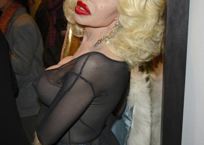 Pasaulē dārgākais ķermenis. 46 gadus vecā transseksuālā modele Amanda Lepore