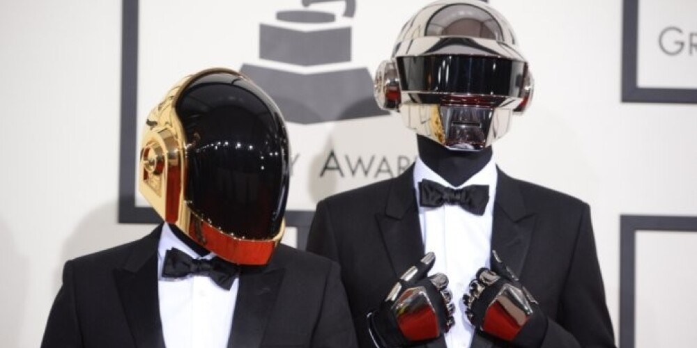 Французский электронный дуэт Daft Punk победил в номинациях «запись года» (сингл «Get Lucky»), «альбом года», «электронный альбом года» («Random Access Memories») и «лучшее поп-исполнение»