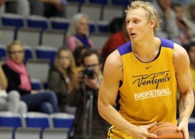 "Ventspils" basketbolisti sīvā cīņā piekāpjas "Triumf" komandai