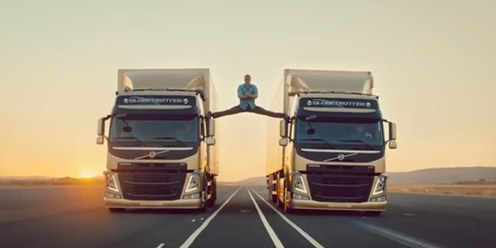 Van Damme par vizināšanos špagatā starp kravas automašīnām saņēmis 200 000 eiro. VIDEO