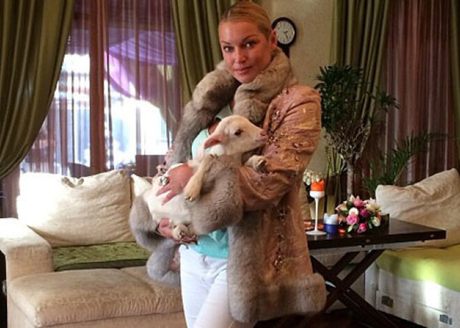 Анастасия Волочкова избавилась от козла. ВИДЕО