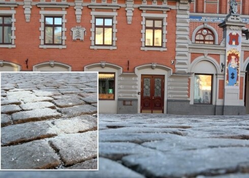 В зимний период обслуживание Ратушной площади имеет свою специфику