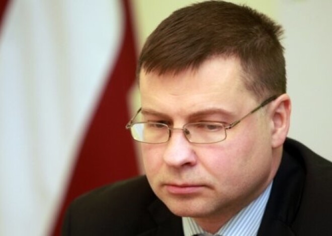 "Vienotība" jau Dombrovskim aiz muguras spriedusi par demisiju