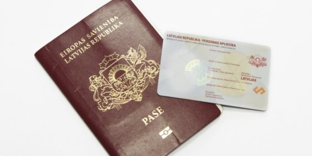 Никто из новых граждан пока не давал клятву на верность государству в соответствии с новыми требованиями закона